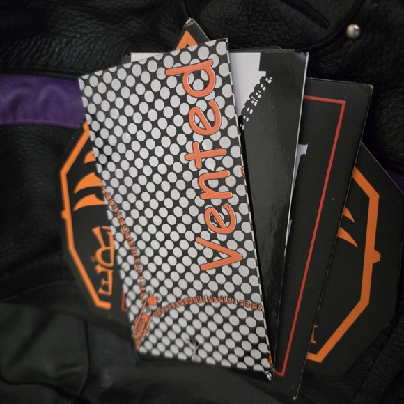 Women's Black and Purple Jacket - Picture 3 of 7